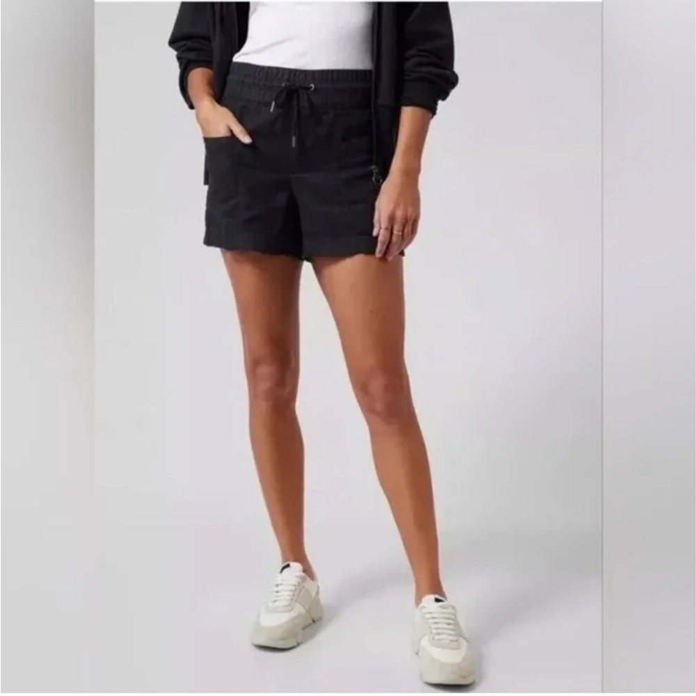 Athleta Cabo Linen 4" Shorts Black SZ 22